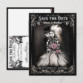 Save the Date Bruid & Groom Skeletons Roze Bloemen Aankondigingskaart (Voorkant / Achterkant)