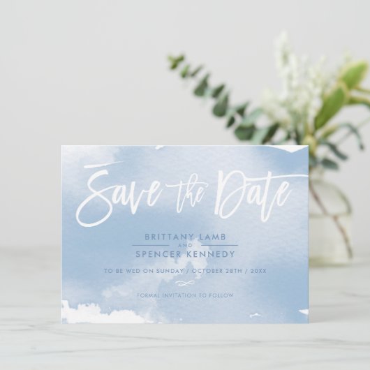 SAVE THE DATE elegante gedempte bleek blauwe water (Staand voorkant)
