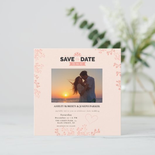 Save the Date – Elegante Roze Bloemen Fotobruiloft Kaart (Staand voorkant)
