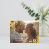 Save The Date - Foto met Gouden Gele Bloemen Aankondigingskaart (Staand voorkant)