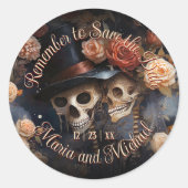 Save the Date Gothic Bruiloft Romantische Kus Ronde Sticker (Voorkant)