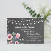 Save the Date Krijtbord Rustieke Bloemlichten Kaar (Staand voorkant)