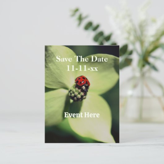 Save The Date Ladybug On Flower Aankondigingskaart (Staand voorkant)