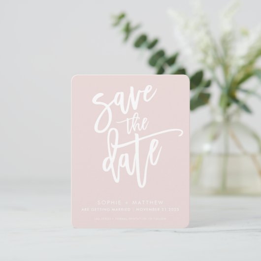 SAVE THE DATE moderne kalligrafie script blush roz (Staand voorkant)