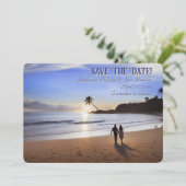 Save the Date Romantic Couple on Beach Kaart (Staand voorkant)
