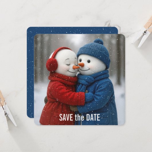 Save The Date Snowman Couple in Snowflakes Kaart (Voorkant / Achterkant in situ)