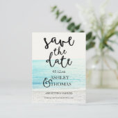 Save the Date strandfotografie typografie bruiloft Aankondigingskaart (Staand voorkant)