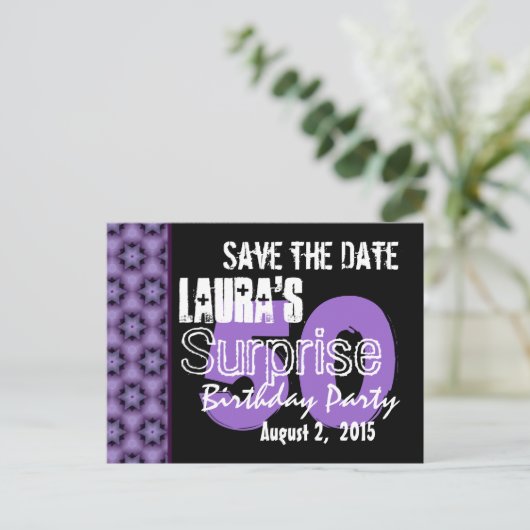 Save the Date Surprise 50th Modern Paarse Zwart 02 Aankondigingskaart (Staand voorkant)
