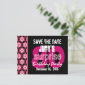 Save the Date Surprise 80th Party Roze Bloemen V00 Aankondigingskaart (Staand voorkant)