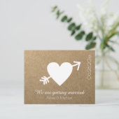 Save-the-Date Wedding Heart beroemd gemaakt door A Aankondigingskaart (Staand voorkant)