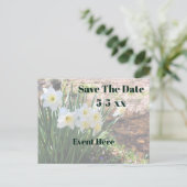 Save The Date White Daffodil Flowers Aankondigingskaart (Staand voorkant)