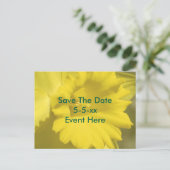Save The Date Yellow Daffodil Flower Aankondigingskaart (Staand voorkant)
