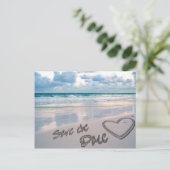 Save the Date Zand Hart Schrijven Aankondigingskaart (Staand voorkant)