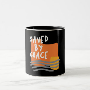 Saved by Grace - Verheffende Christelijke quote Tweekleurige Koffiemok