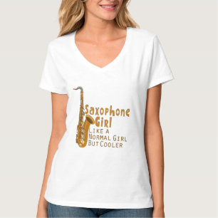 saxofone-meisje als een normaal meisje, maar koele t-shirt