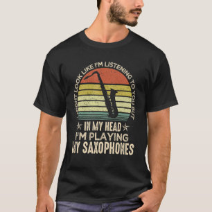 Saxofonist Ik lijk misschien naar je te luisteren T-shirt