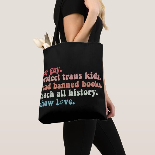 Say Gay Protect Trans Kinder Lees verboden boeken  Tote Bag (Dichtbij)