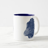 Scallop Shell Block Print, Navy Blue en White Tweekleurige Koffiemok (Voorkant rechts)