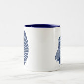 Scallop Shell Block Print, Navy Blue en White Tweekleurige Koffiemok (Center)