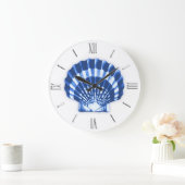 Scallop Shell - Navy Blue op een witte achtergrond Grote Klok (Huis)