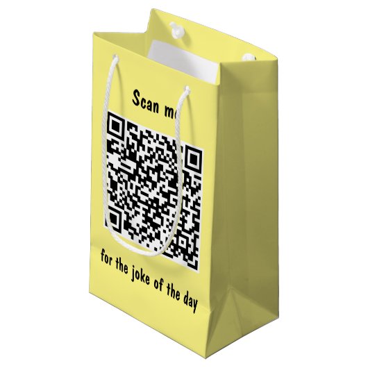 Scan me voor de grap van de dag QR-code Klein Cadeauzakje (Voorkant Gekanteld)