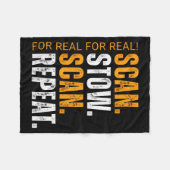 Scan Stow Scan Repeat Funny Warehouse Worker Fleece Deken (Voorkant (Horizontaal))