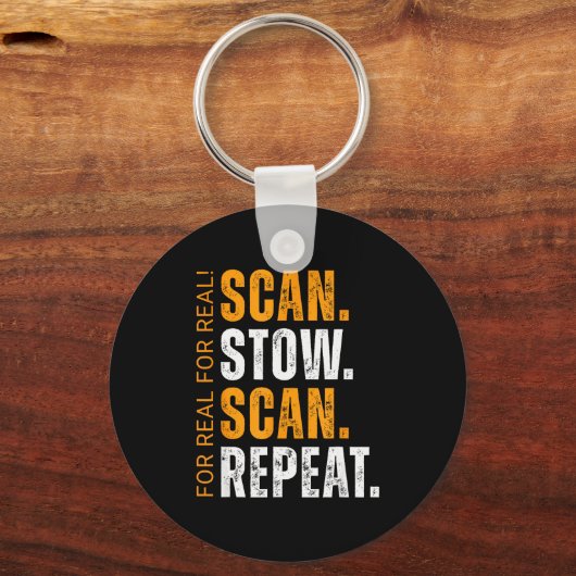 Scan Stow Scan Repeat Funny Warehouse Worker  Sleutelhanger (Voorkant)