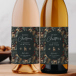 Scandi Christmas Wine Bottle Label Drink Gift Deer Wijn Etiket<br><div class="desc">Dit kerst wijnfles label heeft een stijlvol, op schandalen geïnspireerd ontwerp in rode, groene en beige tinten met een donkere achtergrond en een modern lettertype. Ze kunnen worden gebruikt op een geschenk of ze maken een perfecte inrichting voor een kerstdiner of een ander speciaal evenement. Je kunt het combineren met...</div>