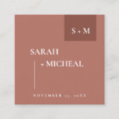 SCANDI TERRACOTTA RUST MONOGRAM WEDDING WEBSITE VIERKANTE VISITEKAARTJE (Voorkant)