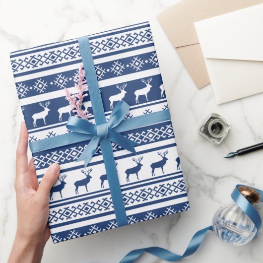 Scandinavian Deer Holiday Print Cadeaupapier (Geschenken)