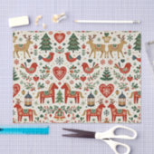 Scandinavian Red and Green Folk Christmas Pattern Tissuepapier (Craft)
