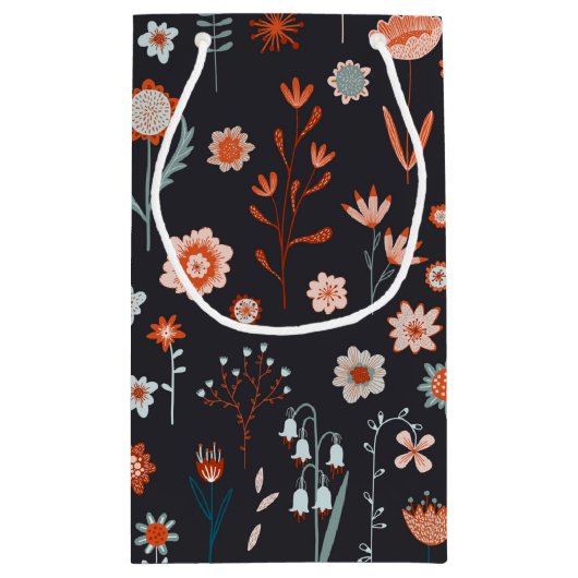 Scandinavian Summer Flowers Dark Klein Cadeauzakje (Achterkant)