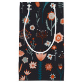 Scandinavian Summer Flowers Dark Klein Cadeauzakje (Voorkant)