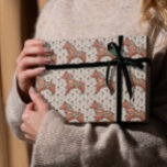 Scandinavië Folk Art Dala Horse Christmas Cadeaupapier<br><div class="desc">Vier het vakantieseizoen met ons prachtige kerstinpakpapier met traditionele Scandinavische volkskunst. Dit prachtig ontworpen inpakpapier toont een iconisch Zweeds Dala-paard,  dat de essentie van het Zweedse erfgoed en feestelijke vrolijkheid vastlegt.</div>