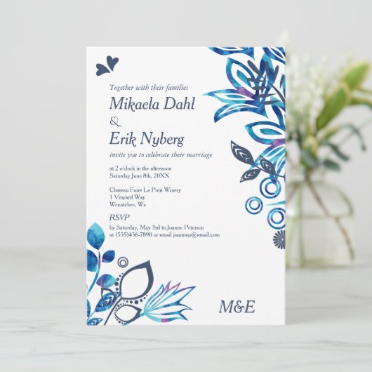 Scandinavisch blauw bloemenpatroon bruiloft kaart (Staand voorkant)