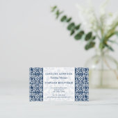 Scandinavisch blauw en witte Floral Elegance Visitekaartje (Staand voorkant)