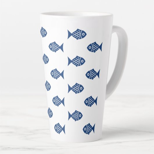Scandinavisch blauw vissenpatroon latte mok (Rechterhoek)