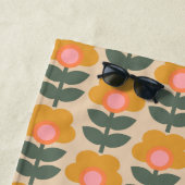 Scandinavisch bloempatroon gepersonaliseerd strandlaken (In situ)