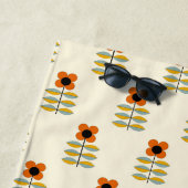 Scandinavisch geïnspireerd Oranje Floral Pattern Strandlaken (In situ)