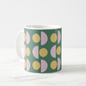Scandinavisch geometric Floral Pattern in Green Koffiemok (Voorkant links)
