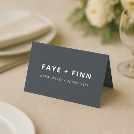 Scandinavisch rookblauw minimalistisch huwelijk plaatskaartje