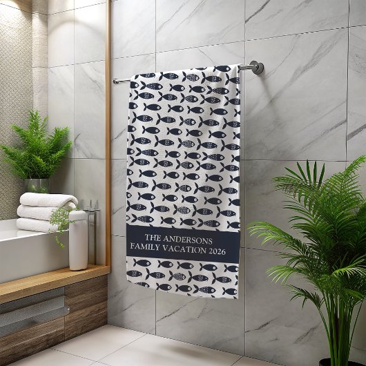 Scandinavische blauwe vis gepersonaliseerd strandlaken