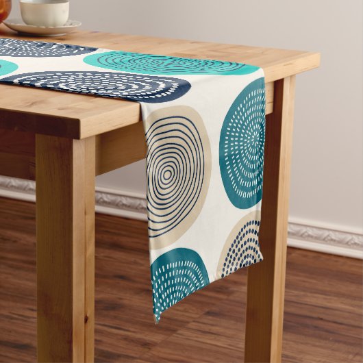 Scandinavische cirkel Stippen Mandala Pattern 1 Medium Tafelloper (Voorbeeld)