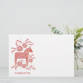 Scandinavische Dala Horse Red gepersonaliseerd Briefpapier (Staand voorkant)
