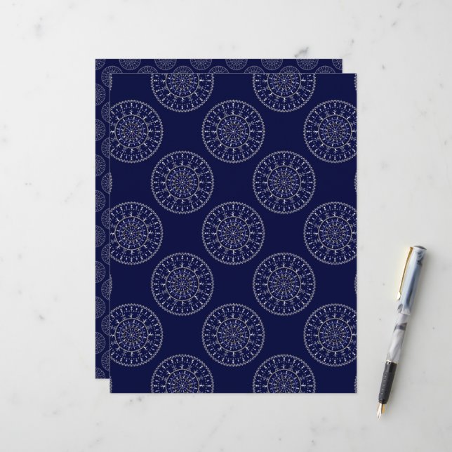 Scandinavische Ditsy Winter Navy & Gold Polka Dots (Voorkant / Achterkant in situ)