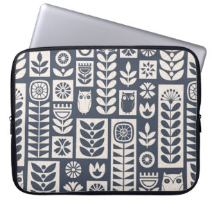 Scandinavische folkkunst naadloos  patroon met laptop sleeve