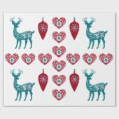 Scandinavische kerstharten Reindeer Red Baubles Cadeaupapier (Vlak)