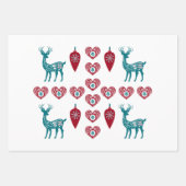Scandinavische kerstharten Reindeer Red Baubles Inpakpapier Vel (Voorkant)