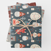 Scandinavische volkskunst met kerstkabouters inpakpapier vel (In situ)