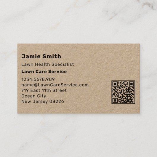 Scannable Khaki en Black Lawn Care Service Visitekaartje (Voorkant)